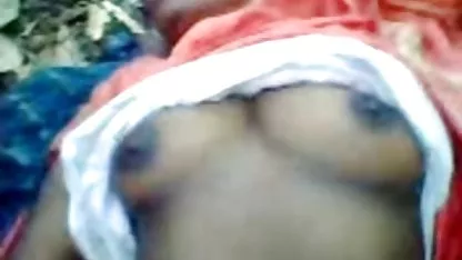 Pilihan di luar ruangan remaja sepong sex 3gp indo Bates payudaranya di cam